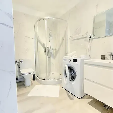 N10 By Alezzi Apartment *